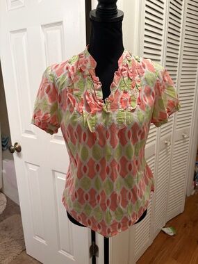 Vineyard Vines Women’s Coral & Lime Patterned Ruffle V-Neck Top